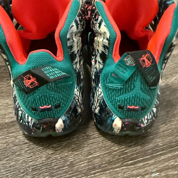 2014 - Nike LeBron 12 Akron Birch XMAS # 707558 363 Men's Size 10 No Box !! - Picture 3 of 5